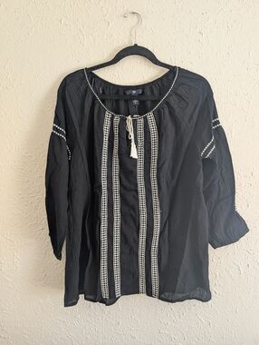 NWT GAP Black Bohemian Top w/ White Embr